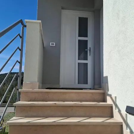 Appartement Home Away Apartment