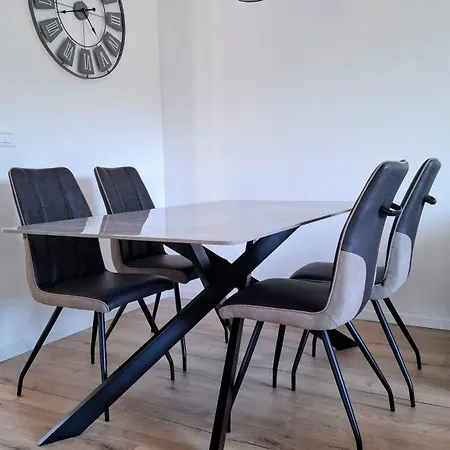 Home Away Apartment * Mlini