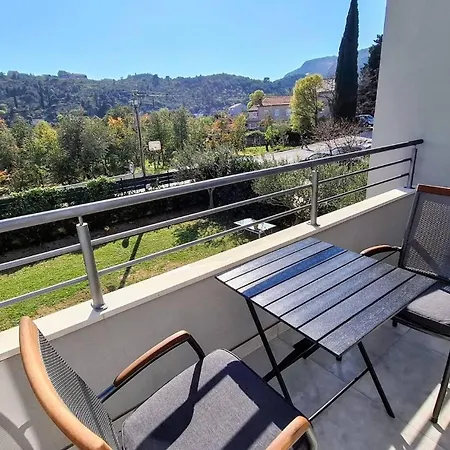 Appartement Home Away Apartment *