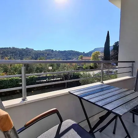 Home Away Apartment *