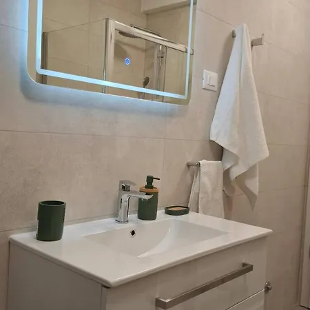 Home Away Apartment Mlini