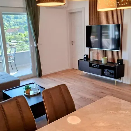Home Away Apartment * Mlini