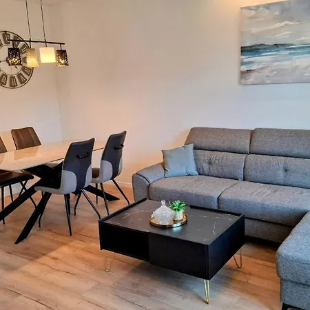 Home Away Apartment * Mlini